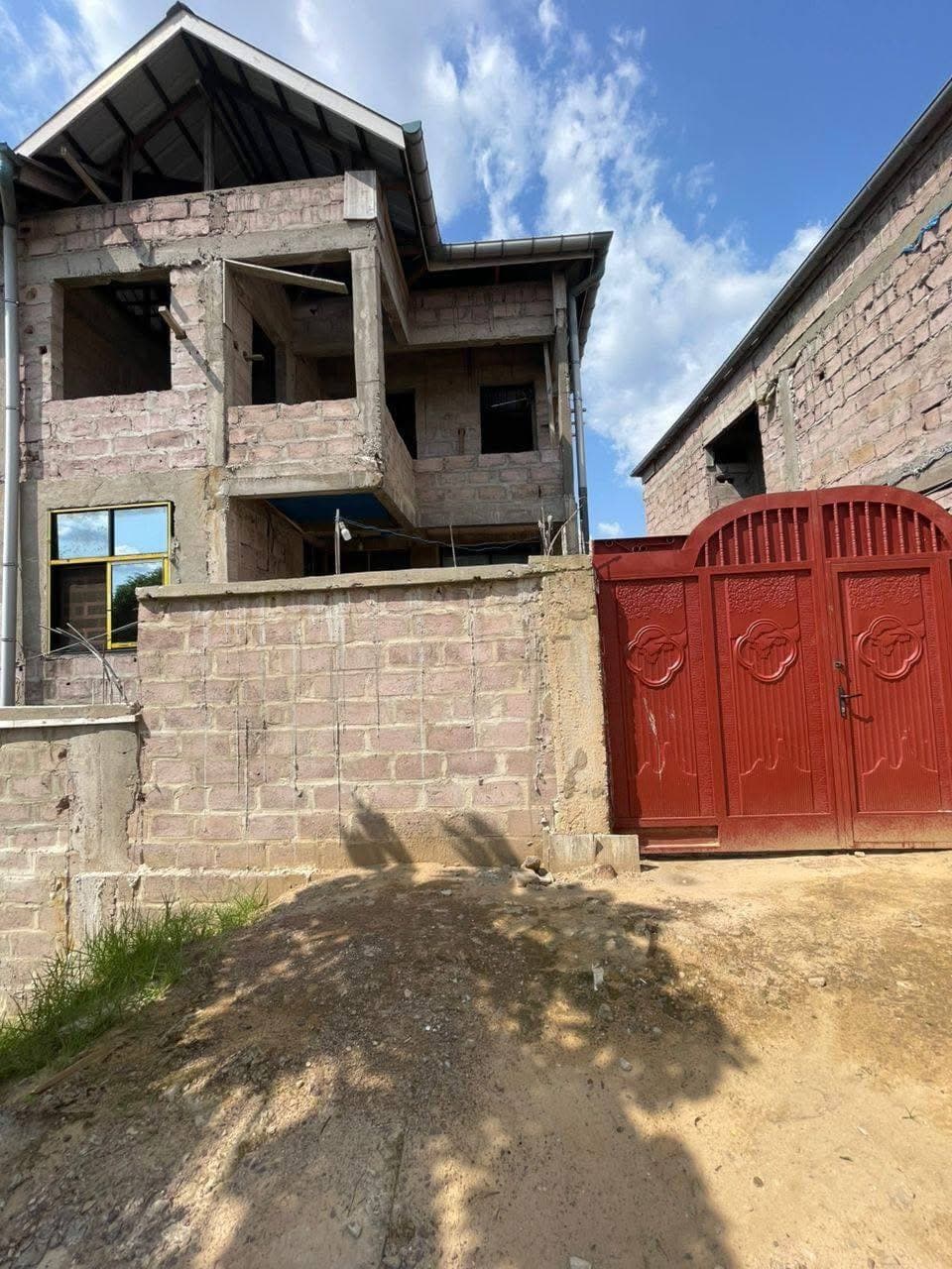 Parcelle avec maison R+1 à Ngaliema, Mbinza - Image 3