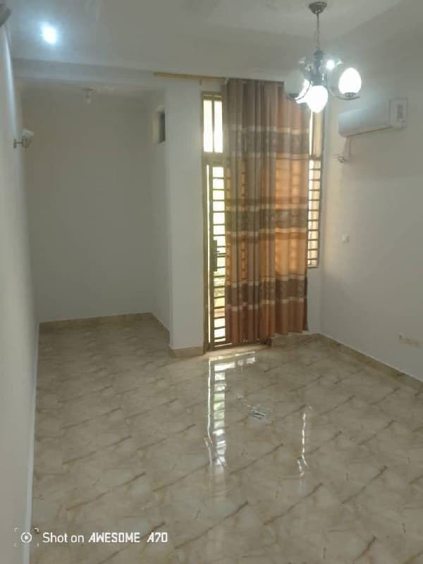 Maison 4 chambres en location à Ngaliema Macampagne - Image 2