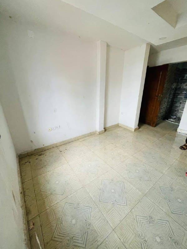 Bel appartement moderne 2 chambres à Limete - Image 2